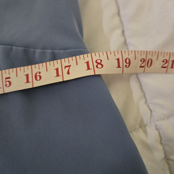 Covington Women's Light Blue V-Neck Sleeveless Blouse - Picture 8 of 9